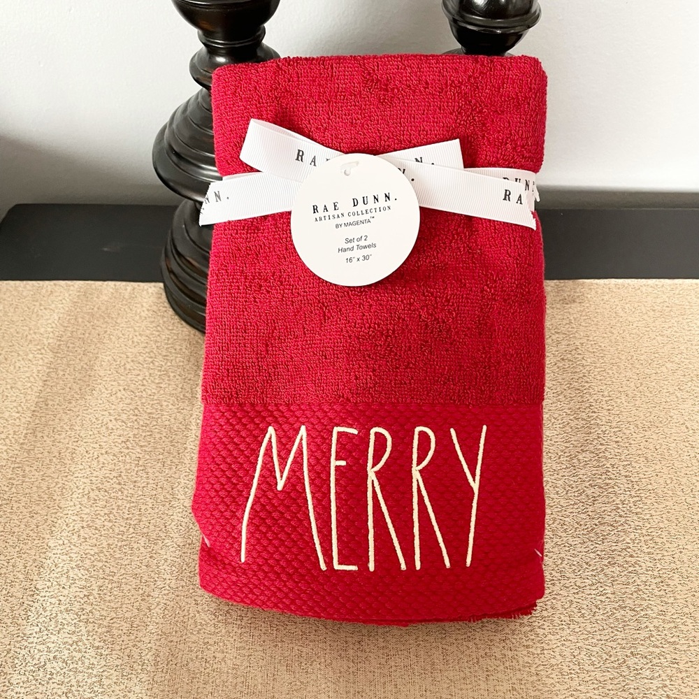 🆕Rae Dunn Set of 2 MERRY Bathroom Hand Towels - Picture 3 of 6